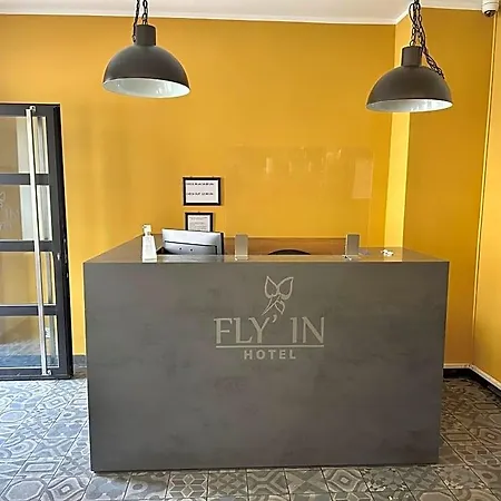 מלון Fly ' In